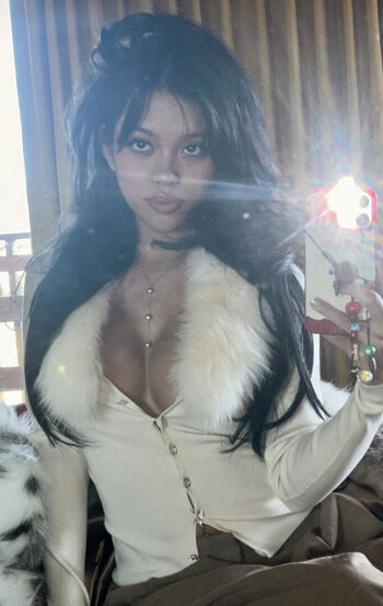 Alyssa Silos / Alythuh