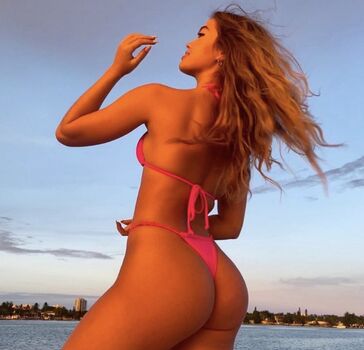 Augustwinstead / August Winstead