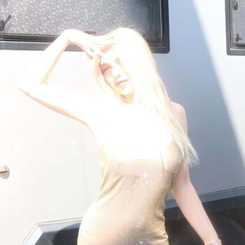 Ava Max