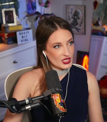 BasicWitGirl