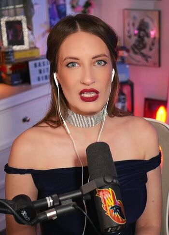 BasicWitGirl