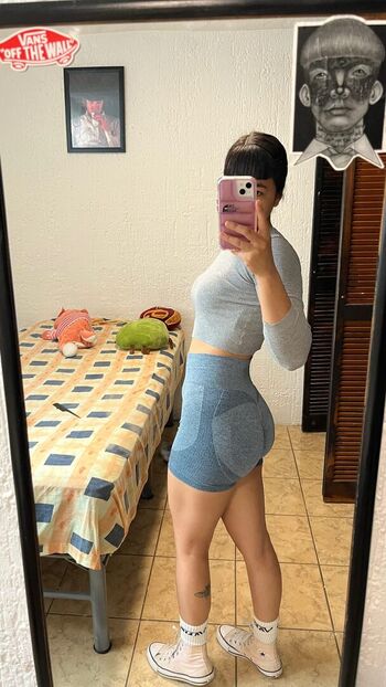 Bbbbbbeck_ Rebeka Cisneros