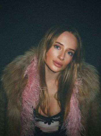 Blondinka Drive Angelina