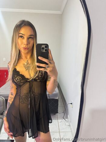 Bruninhatgirl