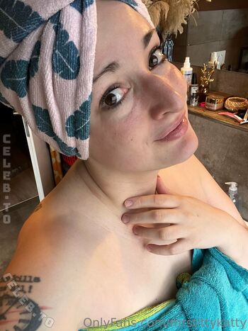 bustyjillfox, tittykatty