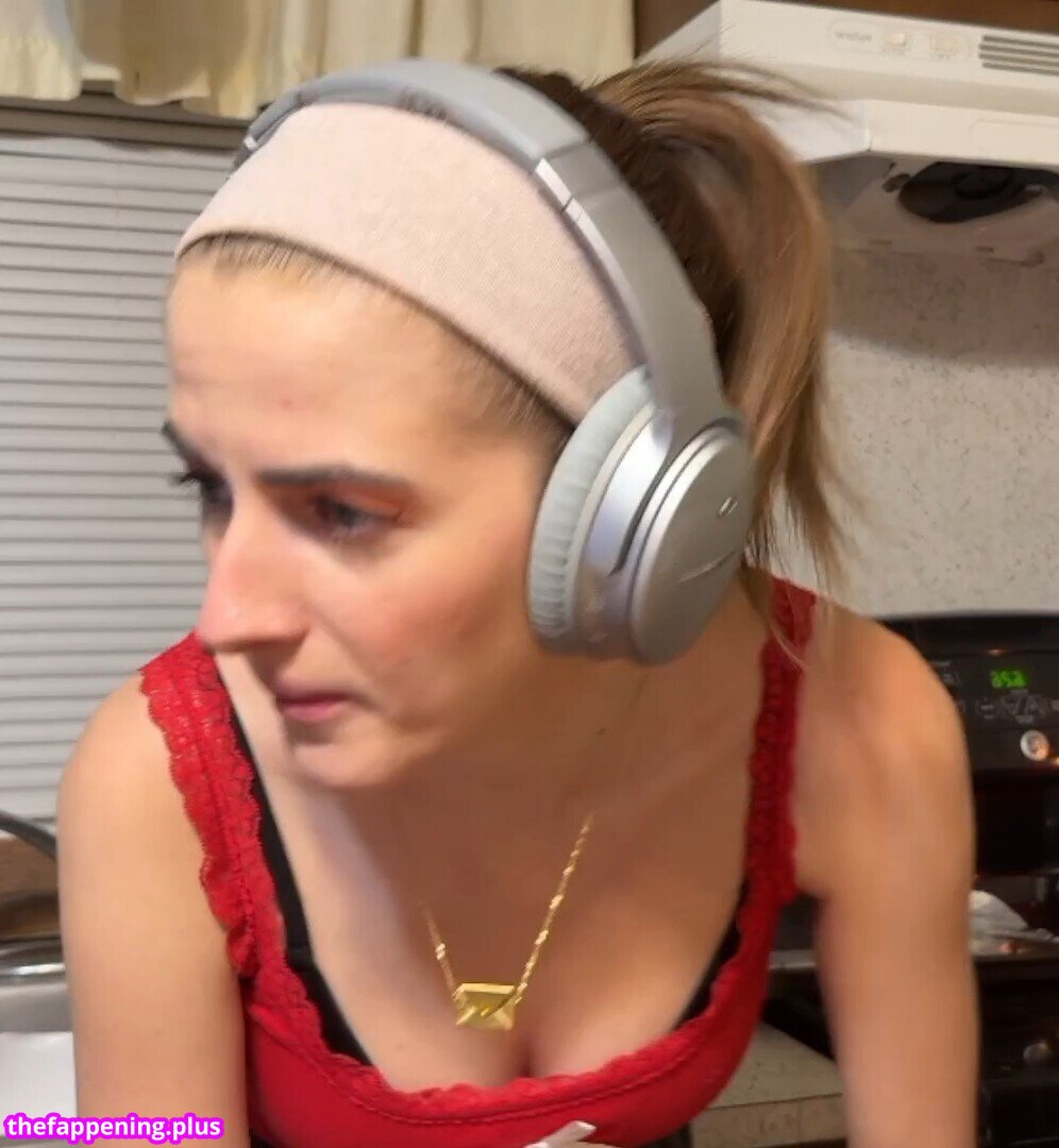 Caitlin Marie Reacts