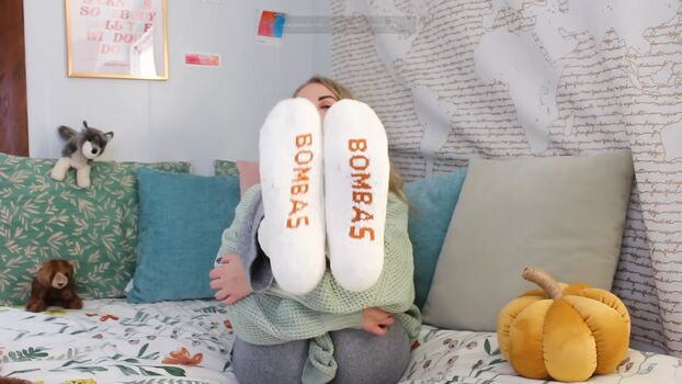 Caitlin Marie Reacts