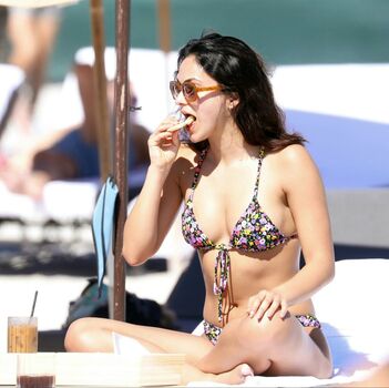 Camila Mendes