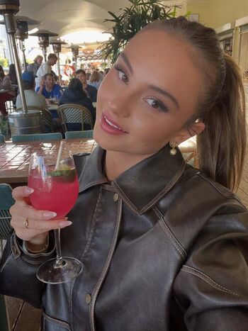 Chelsea Mayer / chelsea.m.2007 / chelsea.m.07