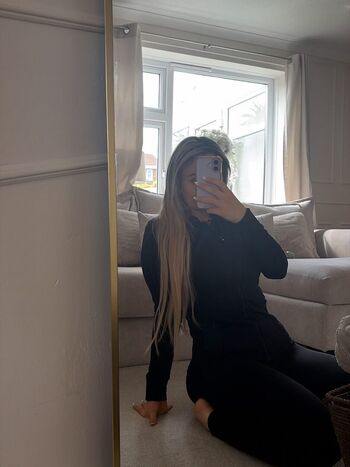 Chlo David