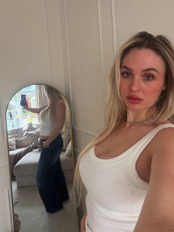 Chlo David