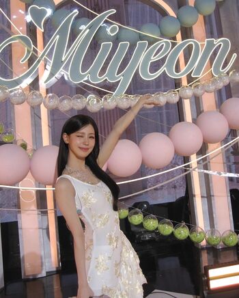 Cho Mi-yeon (Miyeon) - i-dle [(G)I-dle]