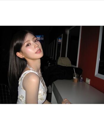 Cho Mi-yeon (Miyeon) - i-dle [(G)I-dle]