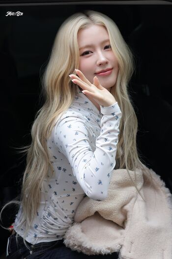 Cho Mi-yeon (Miyeon) - i-dle [(G)I-dle]