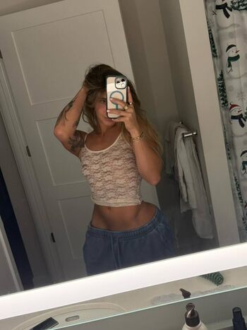 Danielle Cooper / danicooppss