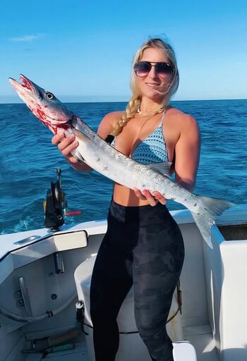 Emily Mcleod L Huntress_Em L Bikini_Huntress