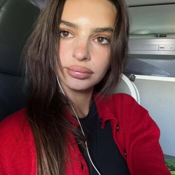 Emily Ratajkowski