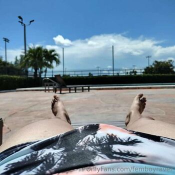 FemboyRaver