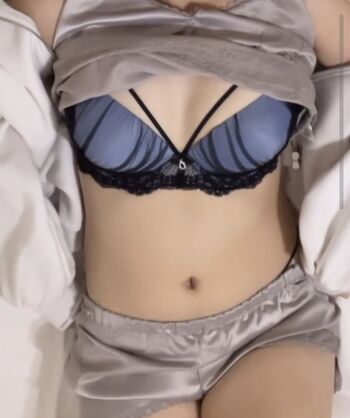 For This Model Lin Wen