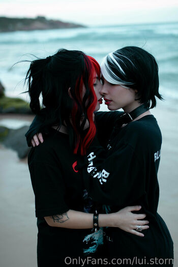 Goth.anime.girlfriend