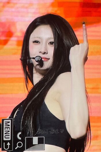 Huh Yunjin 허윤진