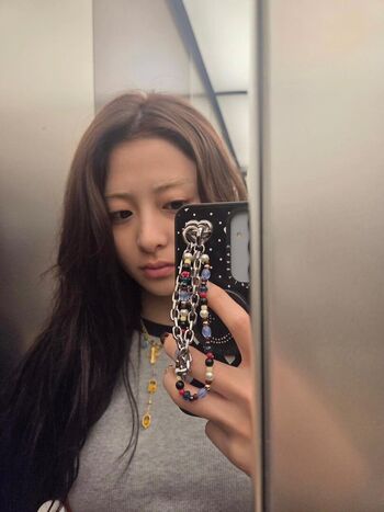 Huh Yunjin 허윤진