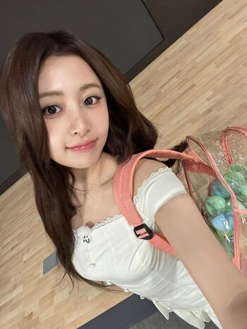 Huh Yunjin 허윤진