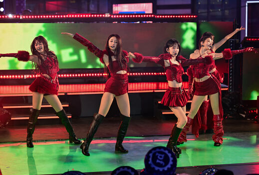 Huh Yunjin 허윤진