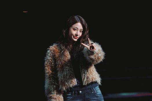 Huh Yunjin 허윤진