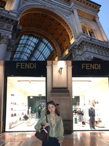 Huh Yunjin 허윤진