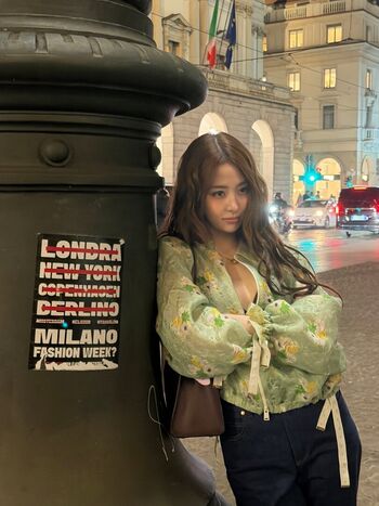 Huh Yunjin 허윤진