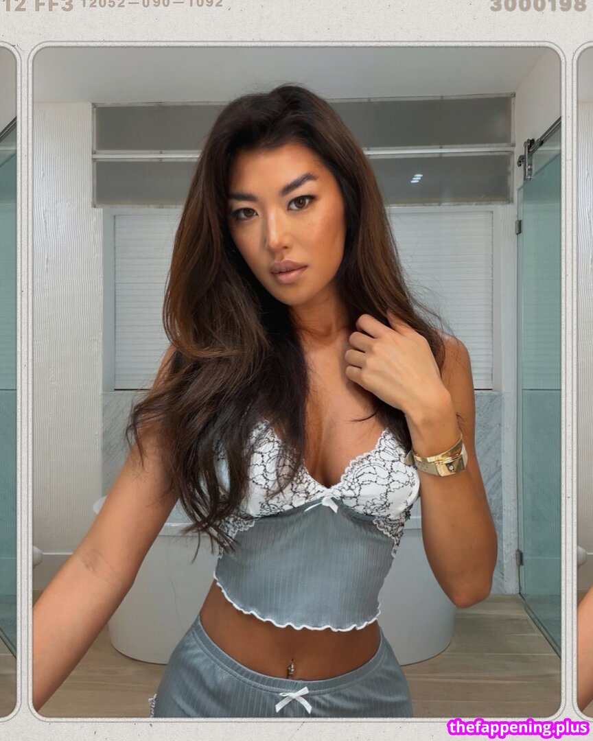 Jenn Lee / Jennifer Lee / jennleezy
