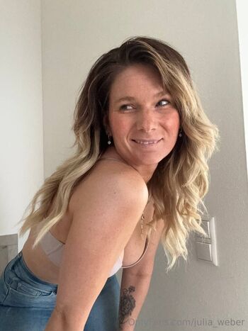 julia_weber