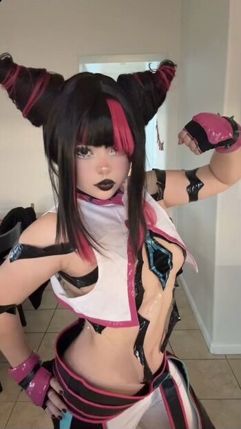 Juri-Han Cosplayers.