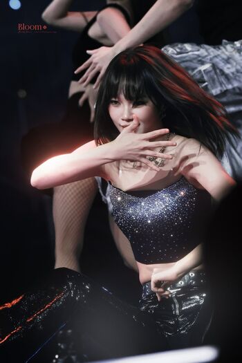 Kim Chaewon 김채원 [Le Sserafim]