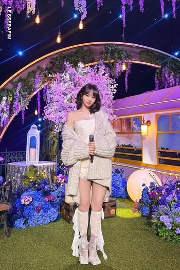 Kim Chaewon 김채원 [Le Sserafim]