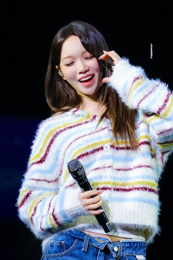 Kim Chaewon 김채원 [Le Sserafim]