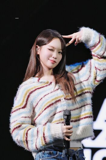 Kim Chaewon 김채원 [Le Sserafim]