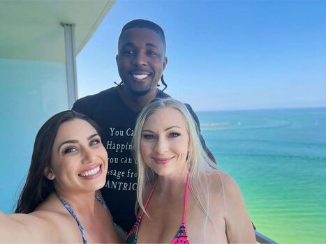 LactatingMILFBritney