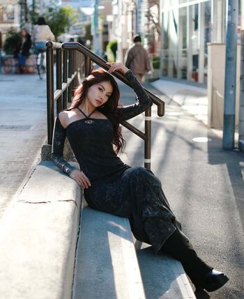 Laurensia Ineke Lrnsiakke ????????