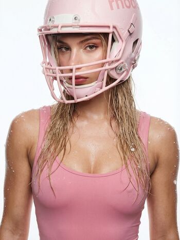 Lia Sikora - @ liasikora