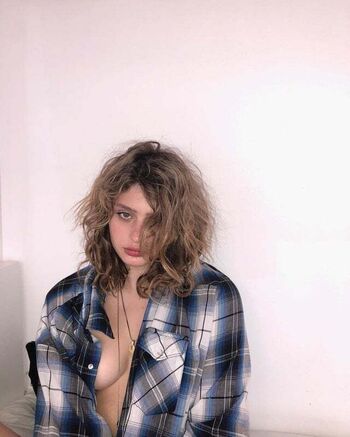 Lilliya Scarlett Reid