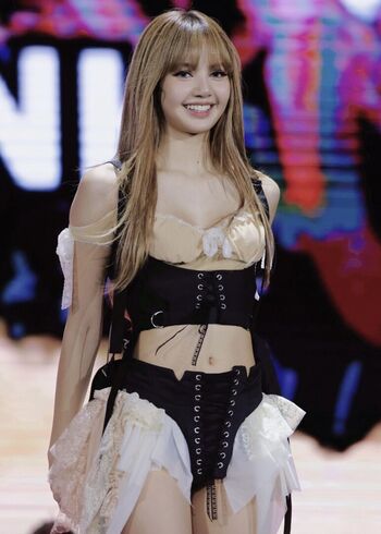 Lisa Blackpink