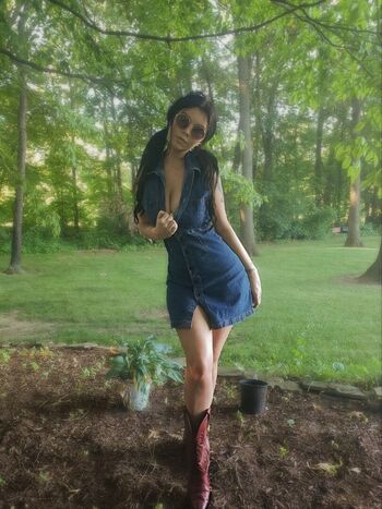 Littlebug96 / poutygirl96