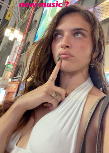 Mae Muller