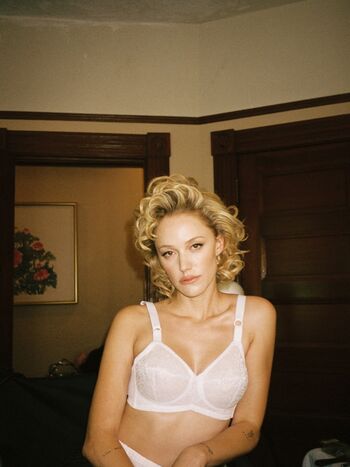 Maika Monroe