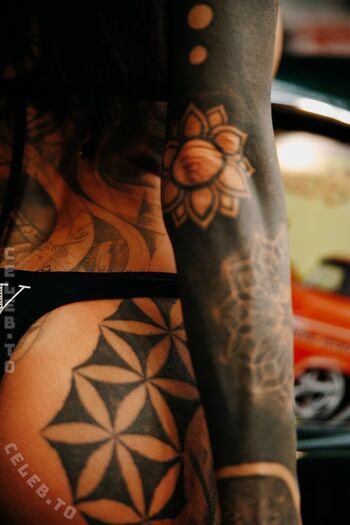 Meli Lakic (Melinkbubblebutt)