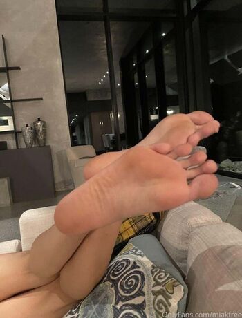 Mia Khalifa Feet