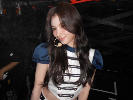 Minatozaki Sana (TWICE)