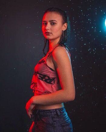 Model Olya